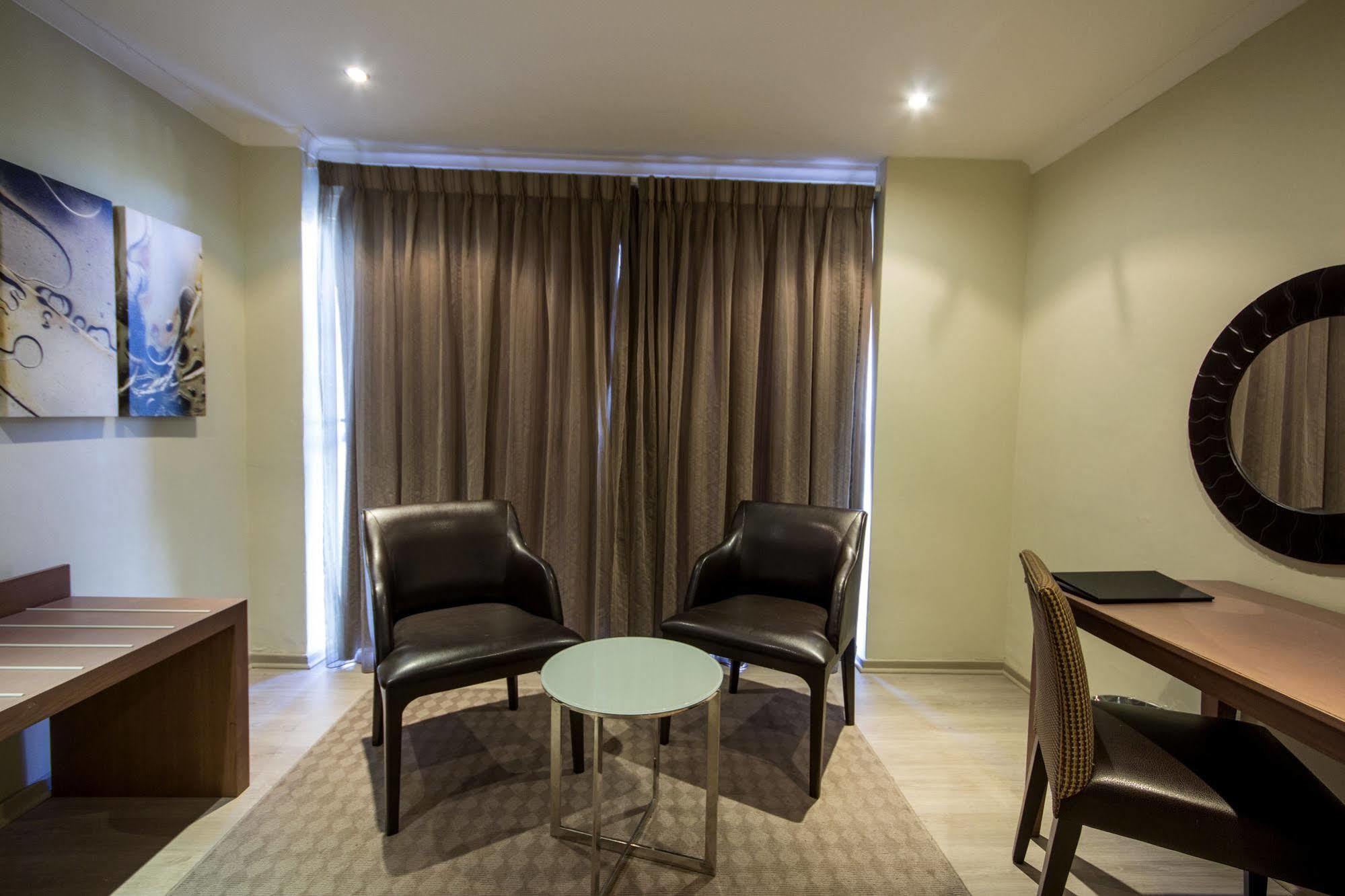 Protea Hotel By Marriott Upington Exterior photo